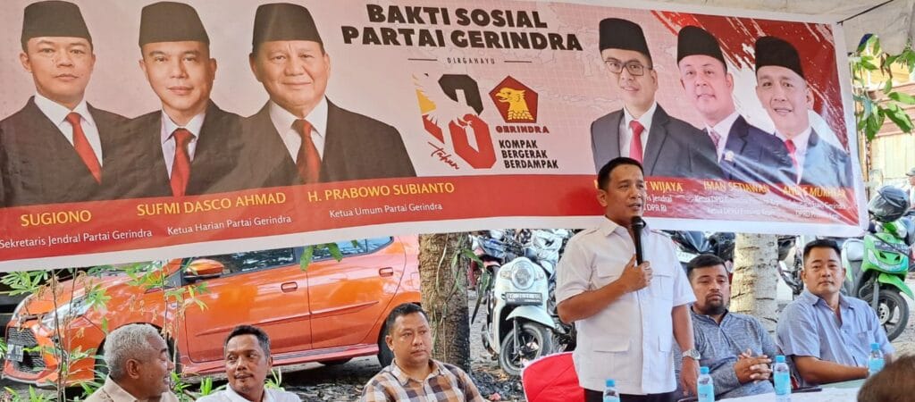 Gerindra bagikan 200 paket sembako dan Andi S. Muktar kawal solusi air di Batam.